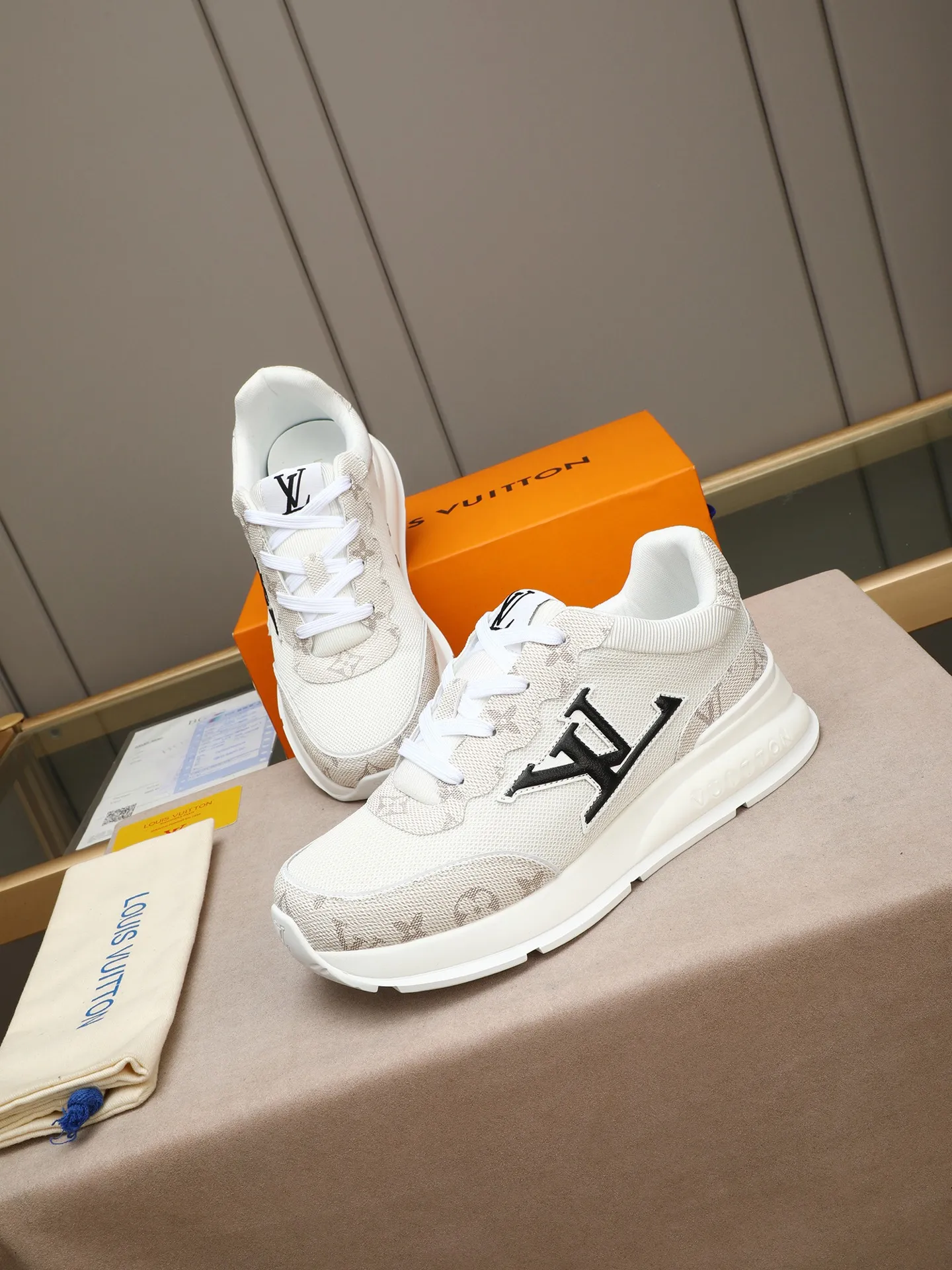 Men's shoes 💰460 Brand: LOUIS VUITTON Louis Vuitton LV Size: 38 39 40 41 42 43 44 (45 customized) Fabric: original cowhide cowhide 🔸Inside of: mesh 🔺Sole: counter foam outsole